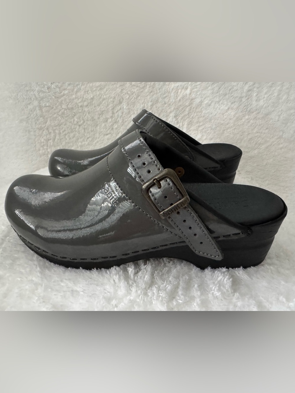 Sanita Original women’s clogs shiny gray patent leather slip on 37 / US 6.5/ 7